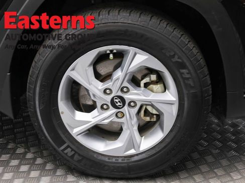 Used 2023 Hyundai Tucson SE image 30