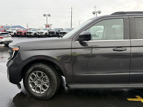 Certified 2025 Ford Expedition Active image 13