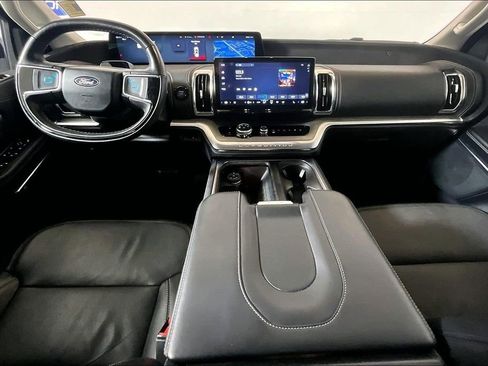 Used 2025 Ford Expedition Platinum AWD/4WD image 11