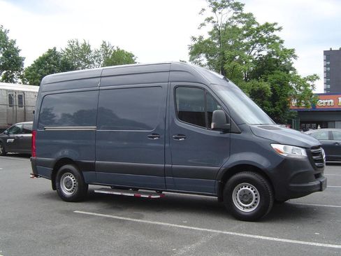 Used 2019 Mercedes-Benz Sprinter 144 image 2