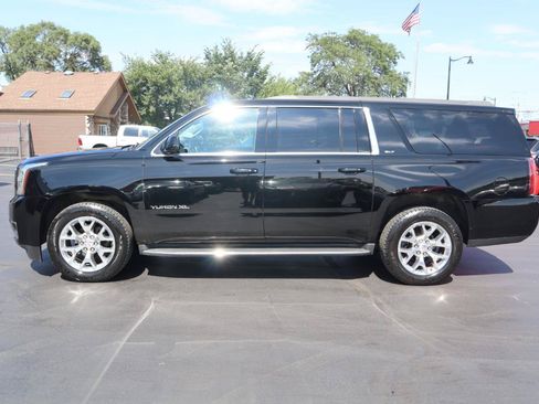 Used 2016 GMC Yukon XL SLT w/ Open Road Package AWD/4WD image 2