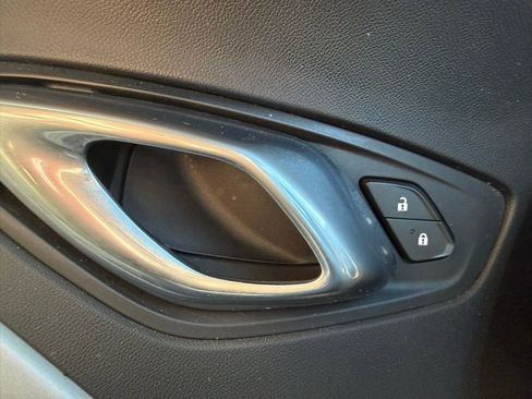 Used 2018 Chevrolet Camaro SS image 29