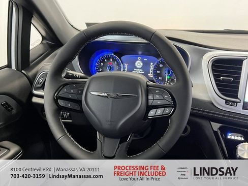 New 2026 Chrysler Pacifica Limited w/ S Appearance Package AWD/4WD image 19