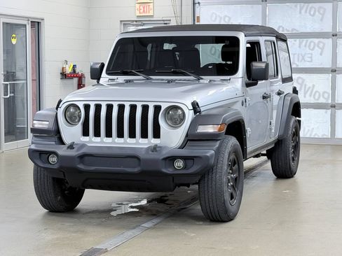 Used 2023 Jeep Wrangler Unlimited Sport AWD/4WD image 3