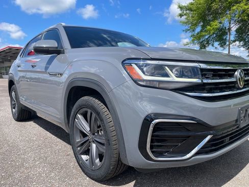 Used 2022 Volkswagen Atlas Cross Sport SEL R-Line AWD/4WD image 10