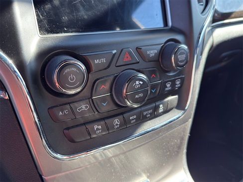 Used 2018 Jeep Grand Cherokee Overland image 20