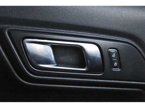 Used 2022 Ford Mustang Premium image 21