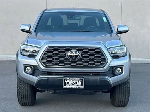 Used 2020 Toyota Tacoma TRD Off-Road image 2