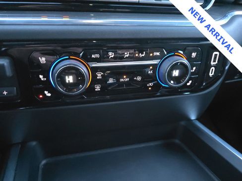 Used 2025 Chevrolet Silverado 2500 High Country w/ Technology Package image 24