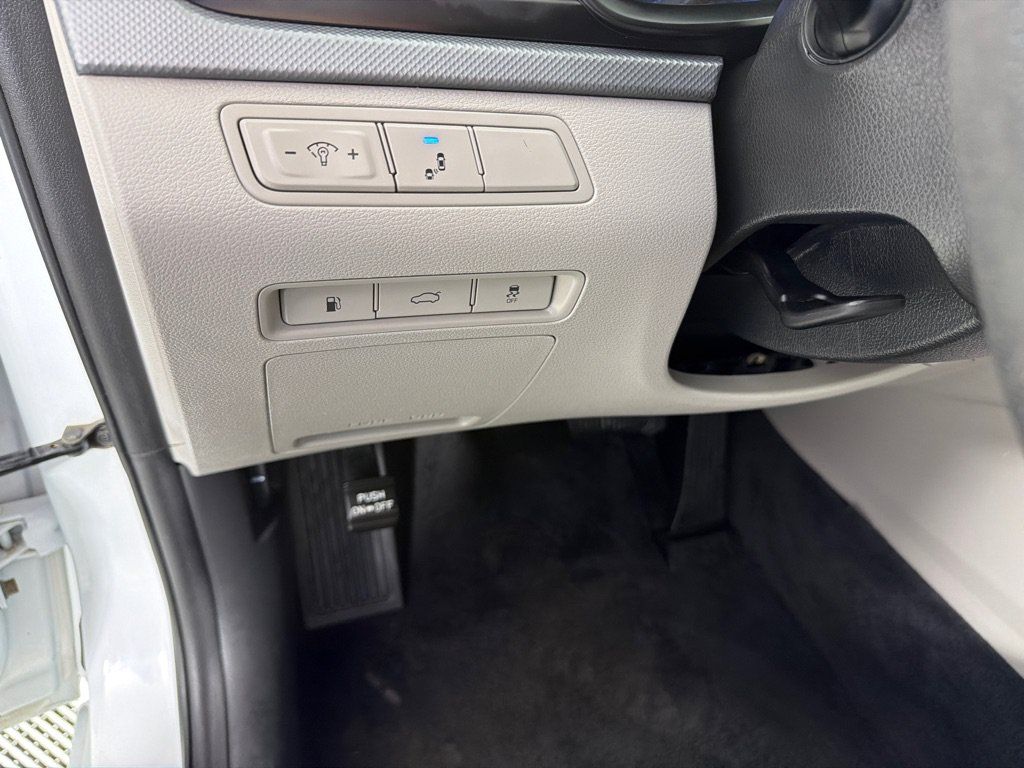 Used 2018 Hyundai Sonata SE FWD image 13