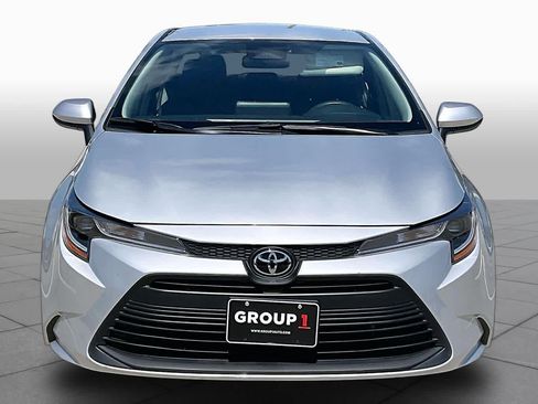 Used 2025 Toyota Corolla LE FWD image 4