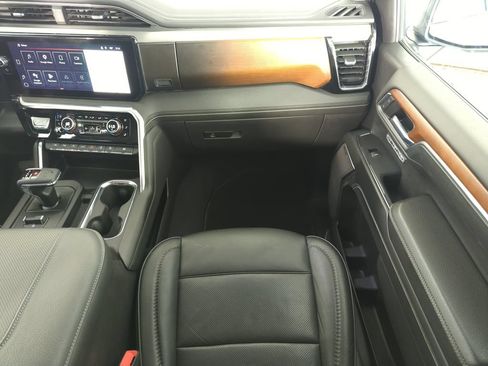 Used 2023 GMC Sierra 1500 Denali AWD/4WD image 15