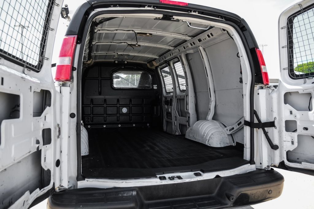 Used 2017 Chevrolet Express 2500 RWD image 47