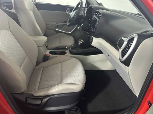 Used 2023 Kia Soul LX FWD image 15