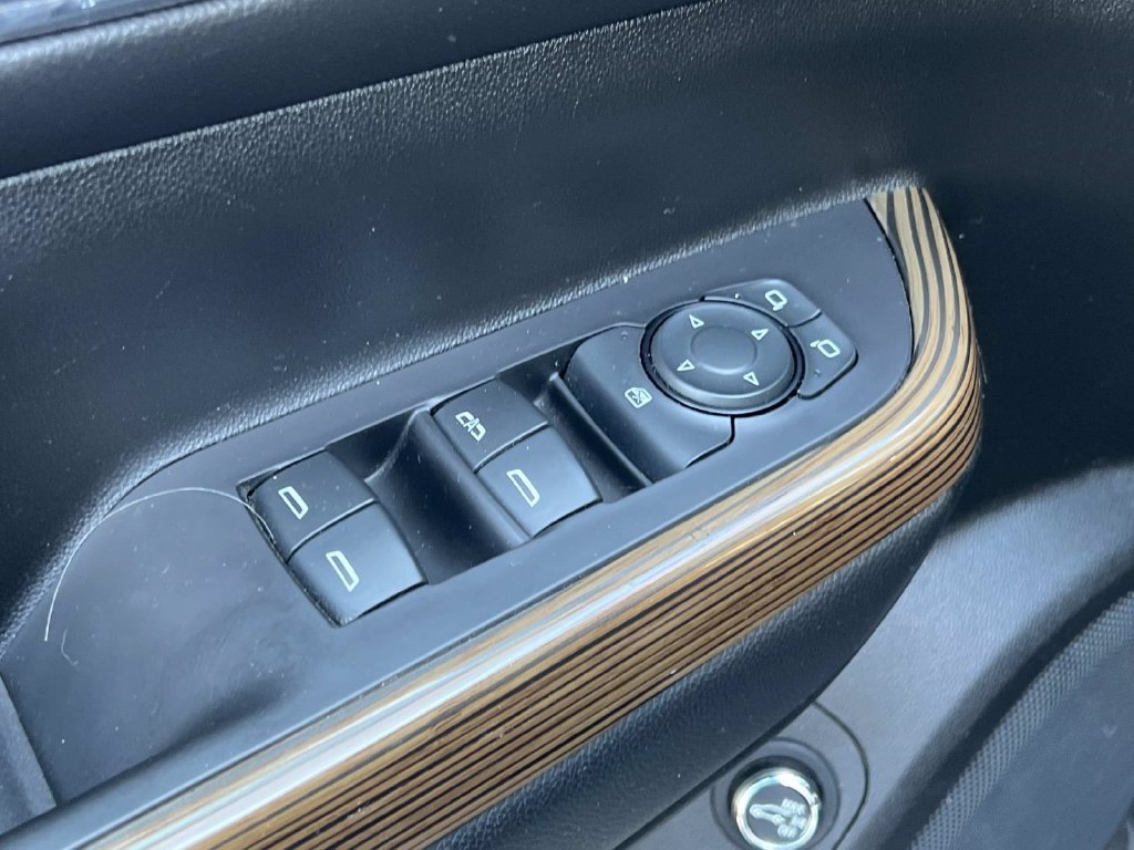 Used 2019 GMC Acadia SLE w/ Driver Alert Package I FWD image 15