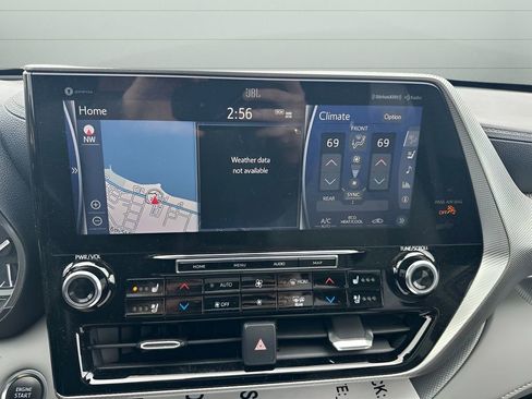 Used 2020 Toyota Highlander Platinum image 11