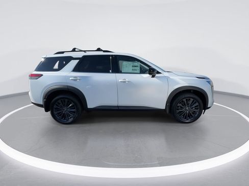 New 2026 Nissan Pathfinder SL image 9