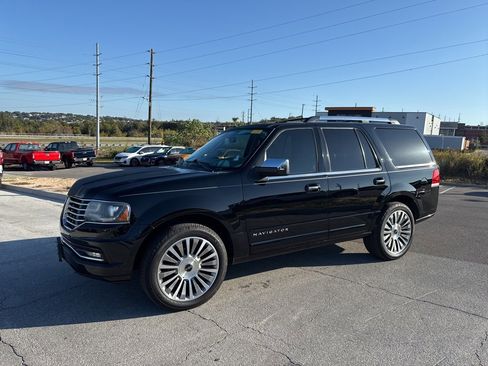 Used 2016 Lincoln Navigator Select image 5