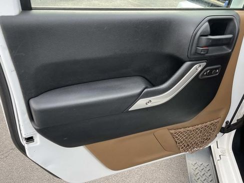 Used 2014 Jeep Wrangler Unlimited Sahara w/ Max Tow Package image 25