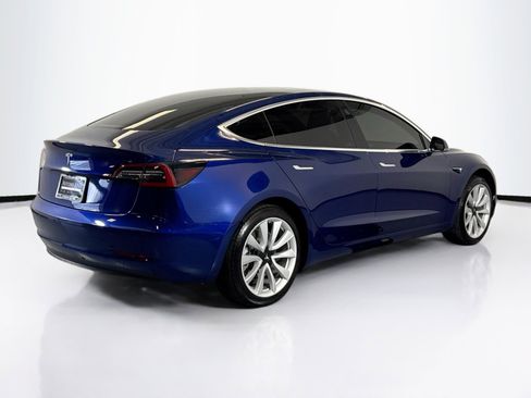 Used 2020 Tesla Model 3 Standard Range image 9