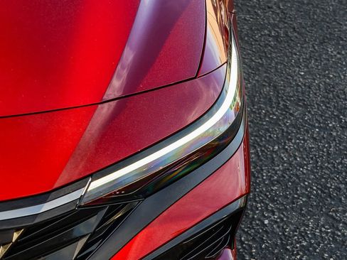 Certified 2025 Hyundai Elantra SEL image 9