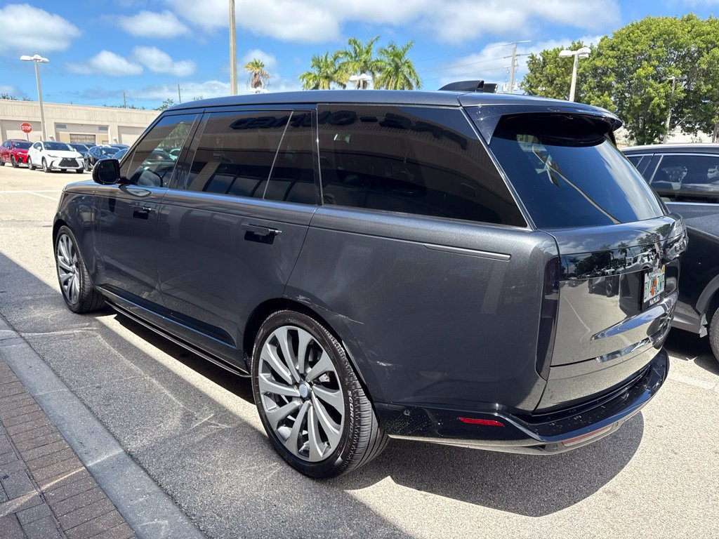 Used 2025 Land Rover Range Rover Long Wheelbase Autobiography AWD/4WD image 4
