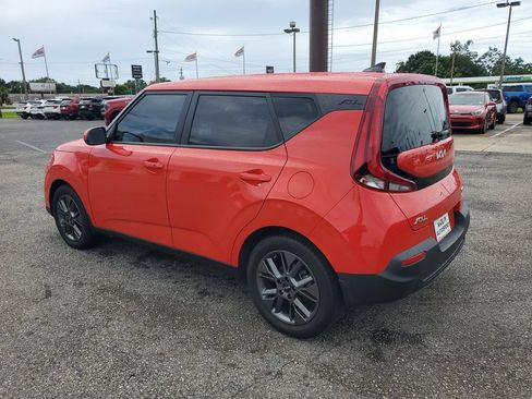 Used 2022 Kia Soul EX FWD image 3