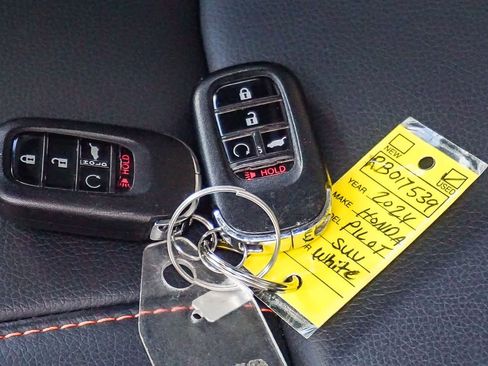 Used 2024 Honda Pilot TrailSport image 37