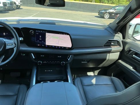 Used 2025 Chevrolet Tahoe LT AWD/4WD image 16