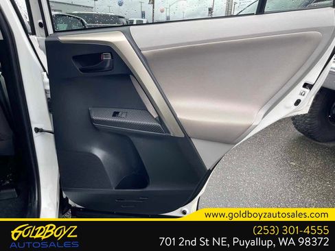 Used 2013 Toyota RAV4 XLE AWD/4WD image 34