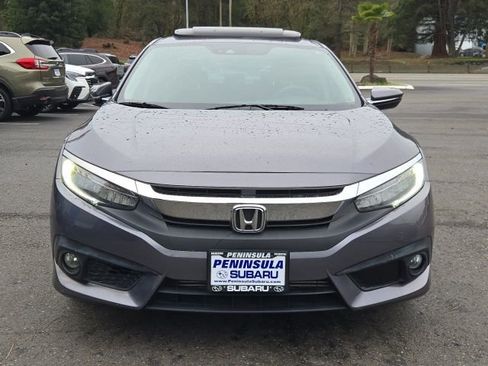 Used 2016 Honda Civic Touring image 4