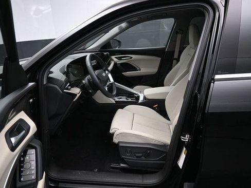 Certified 2025 Audi Q5 Prestige AWD/4WD image 9
