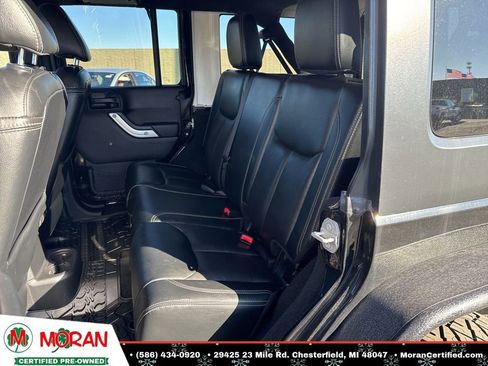 Used 2015 Jeep Wrangler Unlimited Rubicon w/ Connectivity Group image 23