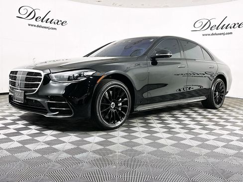 Used 2023 Mercedes-Benz S 500 4MATIC w/ AMG Line image 3