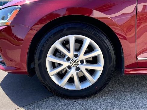 Used 2017 Volkswagen Jetta SE FWD image 9