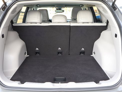 Used 2022 Jeep Compass Limited image 9