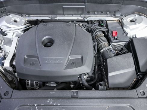 Used 2018 Volvo XC90 T6 Momentum w/ Convenience Package image 34