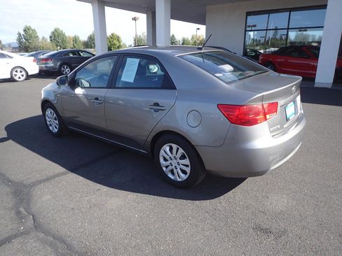 Used 2013 Kia Forte EX image 3