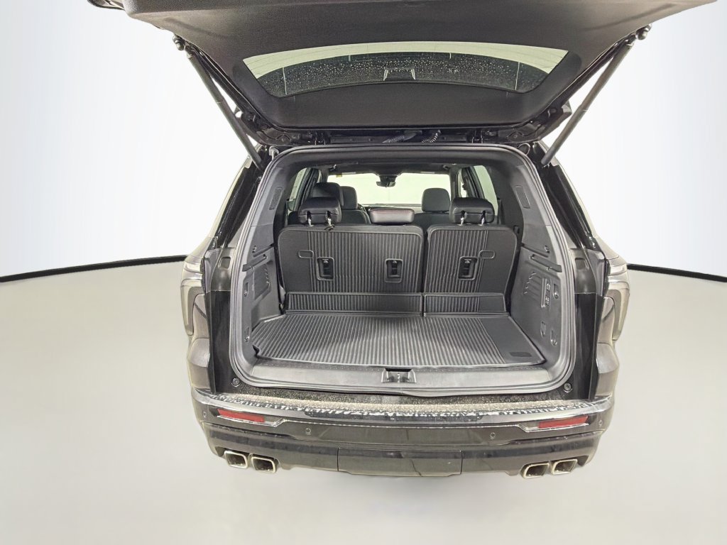 New 2026 Chevrolet Traverse RS w/ LPO, Floor Liner Package AWD/4WD image 24