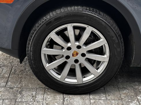 Used 2019 Porsche Cayenne image 16