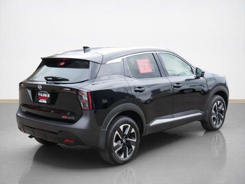 Certified 2025 Nissan Kicks SR image 3