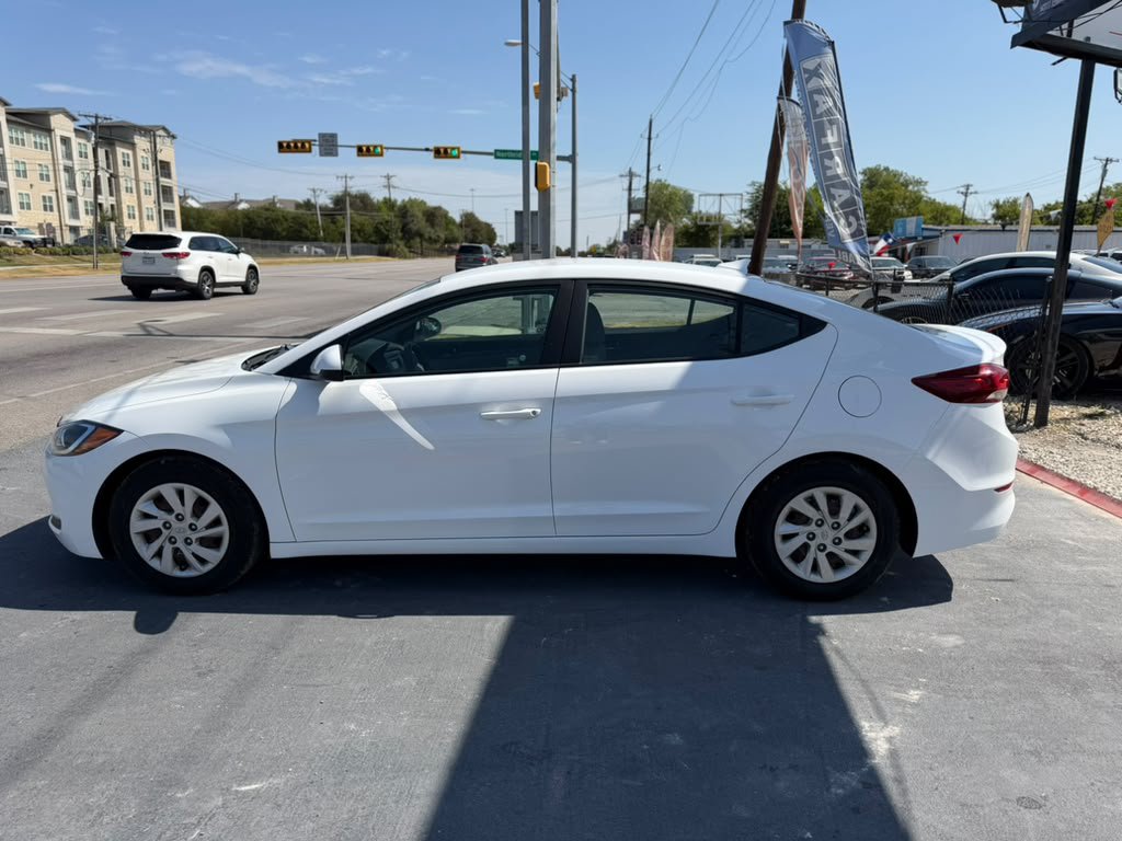 Used 2017 Hyundai Elantra SE FWD image 8