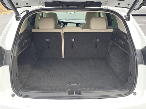 Used 2022 Buick Envision Avenir w/ Technology Package II image 16