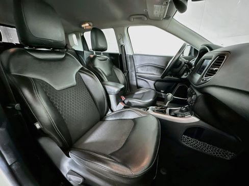Used 2019 Jeep Compass Latitude w/ Popular Equipment Group AWD/4WD image 29