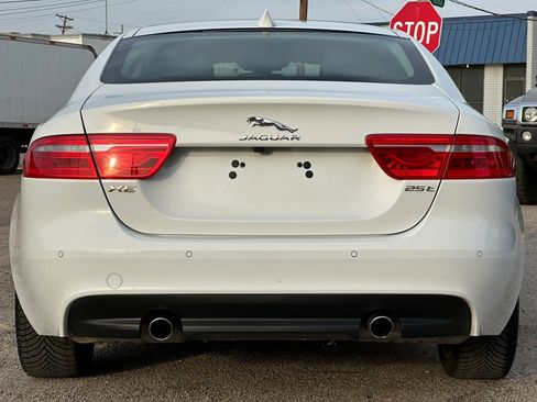 Used 2018 Jaguar XE Prestige RWD image 6