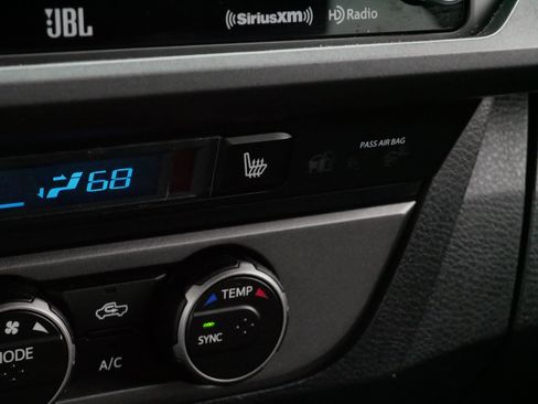 Used 2021 Toyota Tacoma TRD Sport w/ TRD Premium Sport Package AWD/4WD image 30