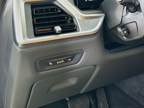 Used 2024 BMW X5 xDrive50e w/ Parking Assistance Package image 10