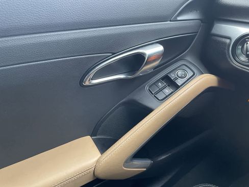 Used 2017 Porsche 718 Boxster image 31