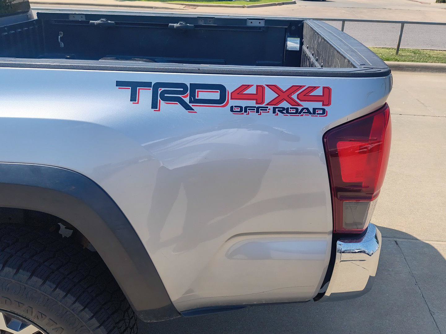 Used 2019 Toyota Tacoma TRD Off-Road AWD/4WD image 19