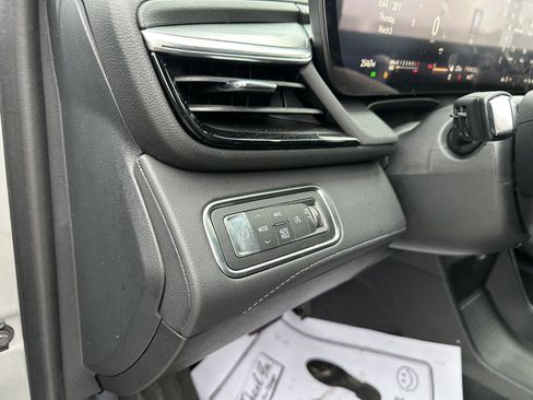 Used 2025 Buick Enclave Preferred image 22